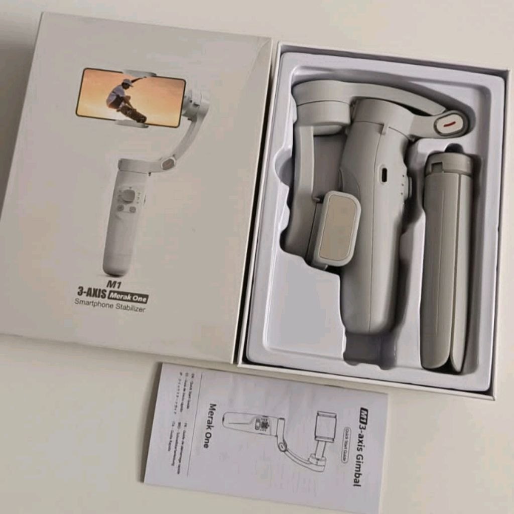 M1 3-Axis Foldable Gimbal Stabilizer with Remote Control for Smartphones